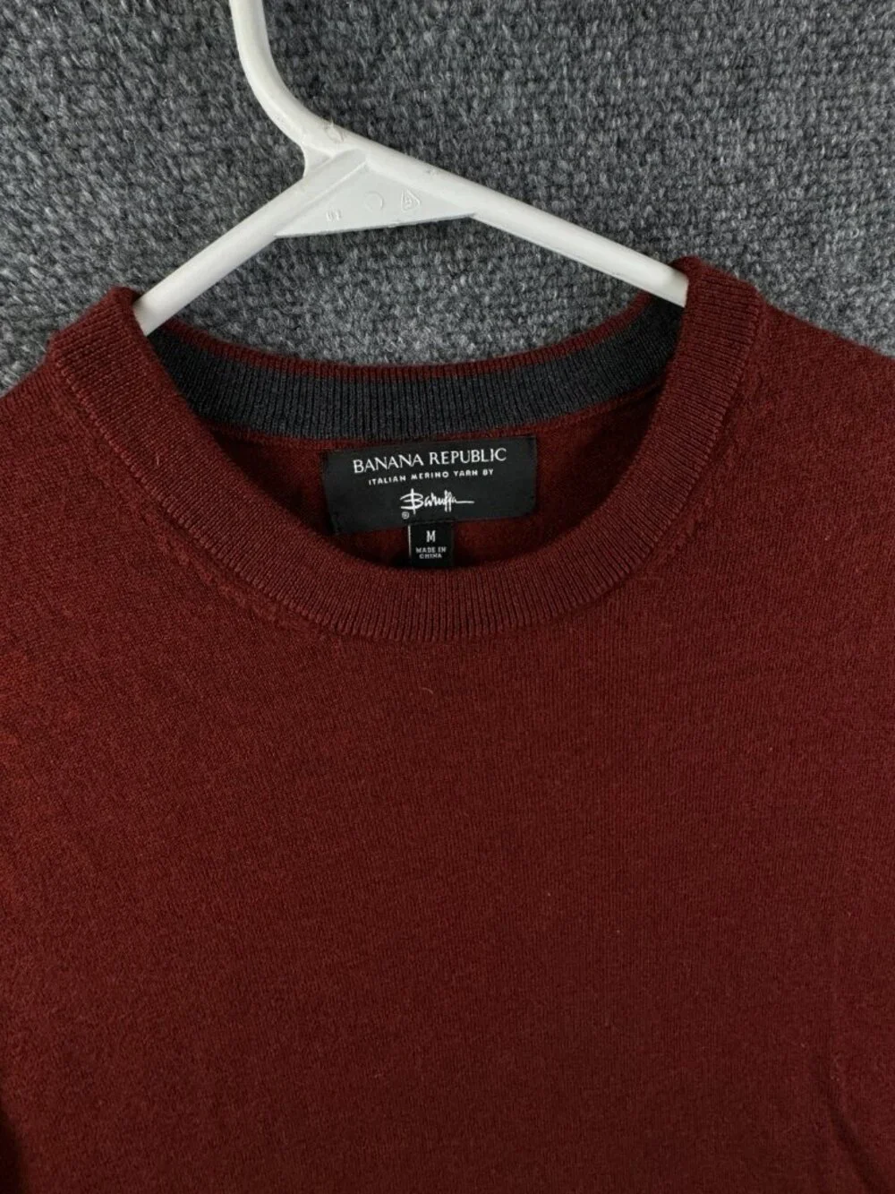 Banana Republic Baruffa Pullover Knit Sweater Soft Medium Red Merino Wool Adult